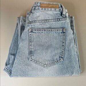 Wild Fox Boutique Light Wash Straight Leg Jean Size Small *Flaw